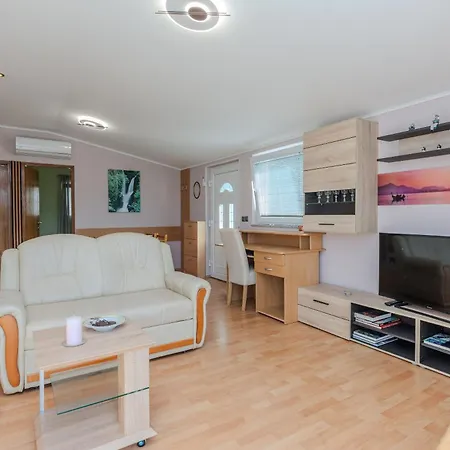Apartment Jozef Vir