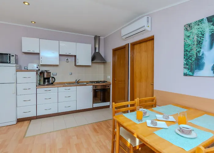 Jozef Apartman Vir